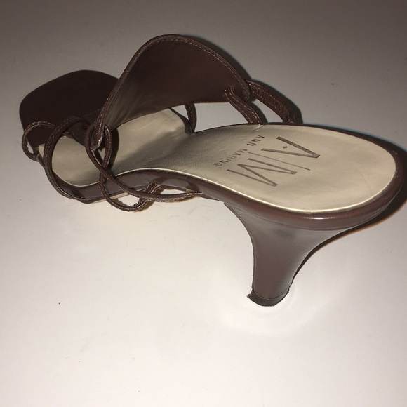 *SALE* Ann Marino Brown Heels - Picture 2 of 4